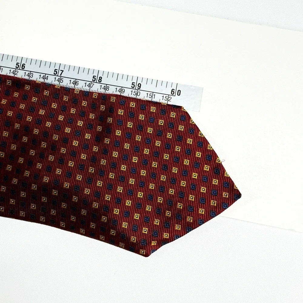 Brooks Brothers Tie Makers XL All Silk Made in USA Red Gold Blue Medallion Tie